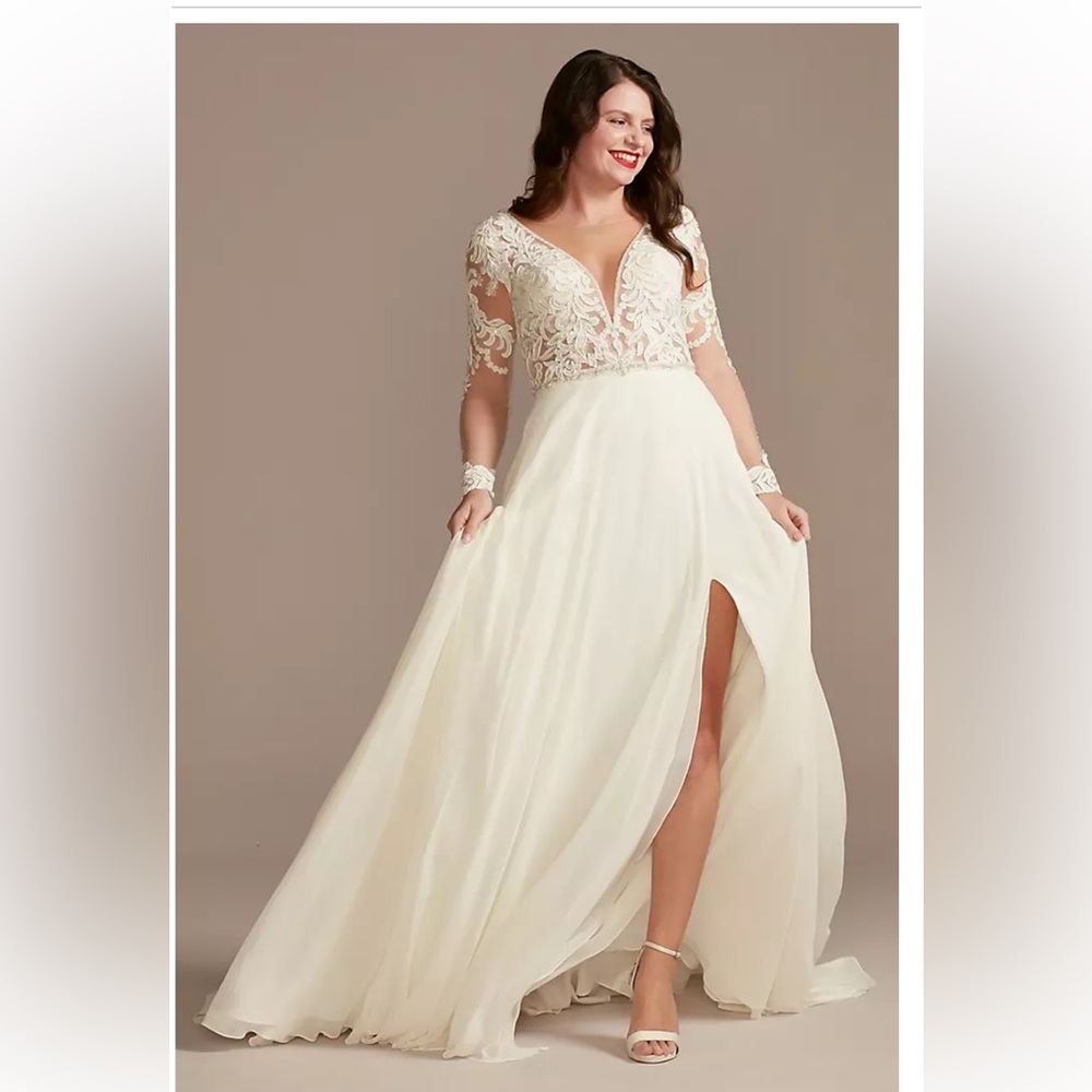 Creamy White Plunge Neck Flutter Sleeve Bridal Gown with Veil